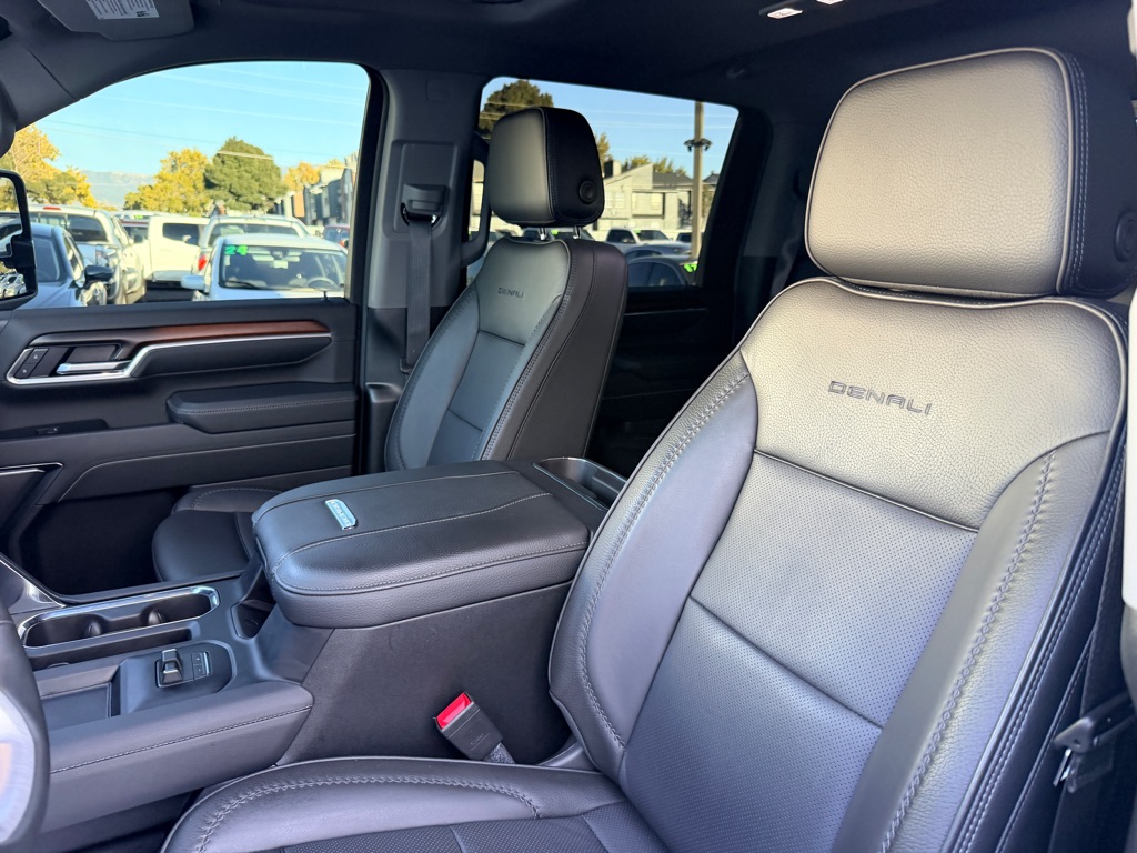 Photo 5 of this GMC SIERRA