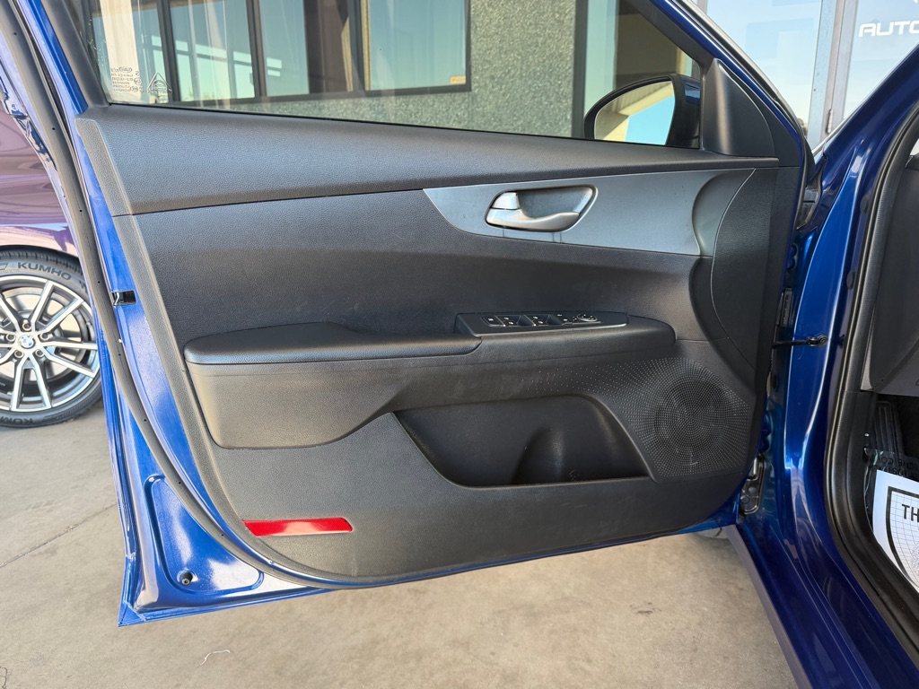 Photo 18 of this KIA FORTE