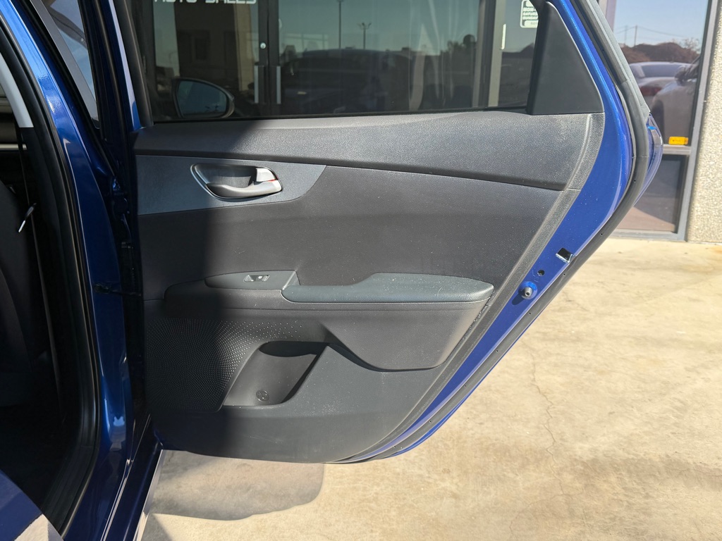 Photo 30 of this KIA FORTE