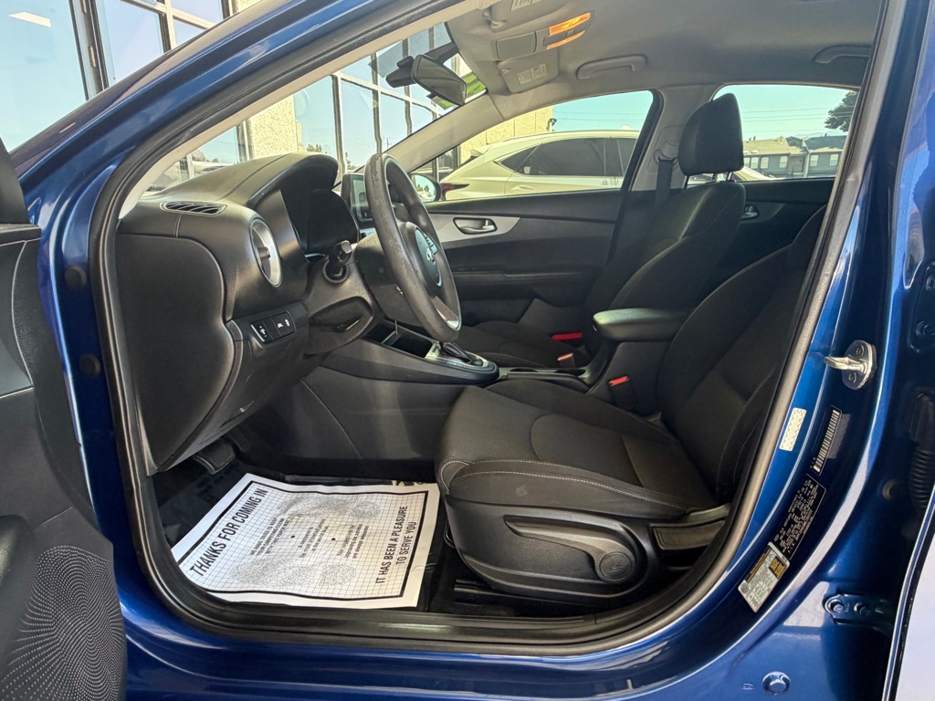 Photo 5 of this KIA FORTE
