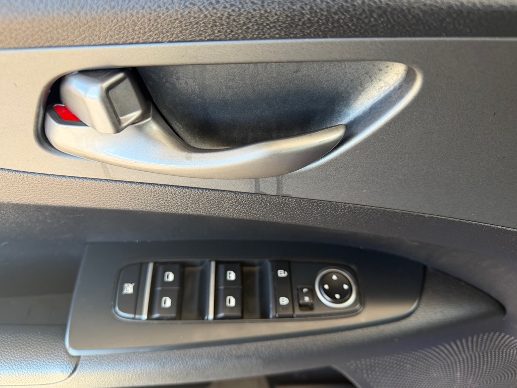 Photo 19 of this KIA FORTE