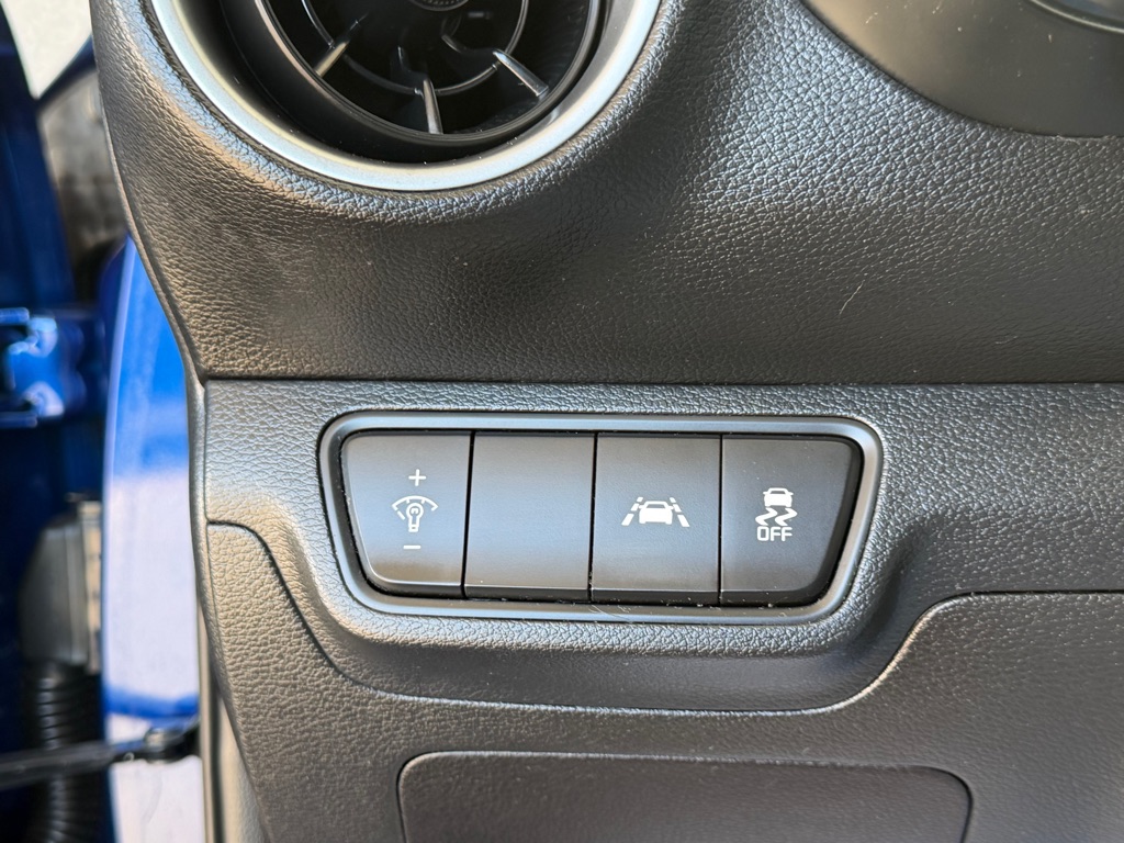 Photo 17 of this KIA FORTE
