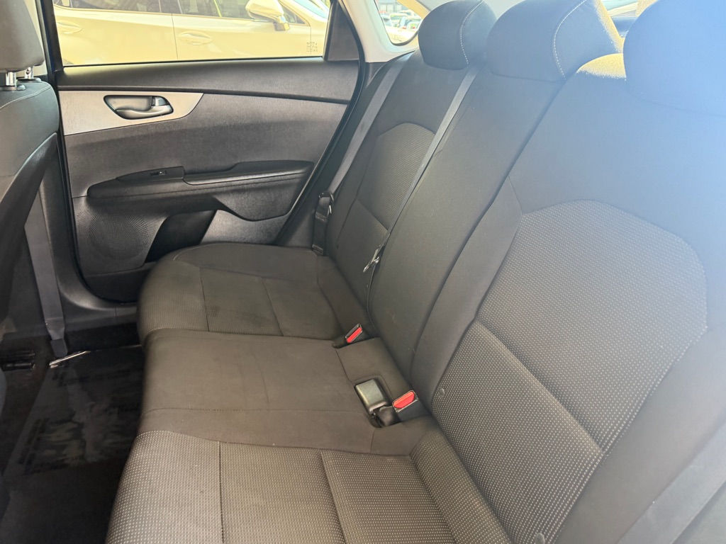 Photo 21 of this KIA FORTE