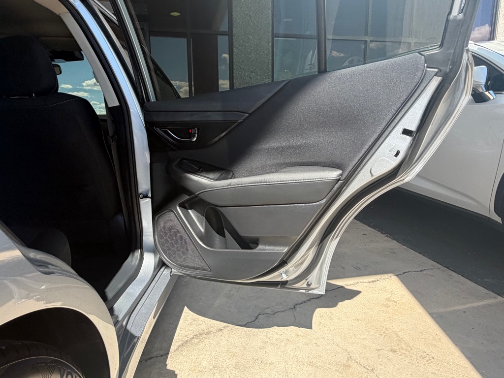 Photo 32 of this SUBARU LEGACY