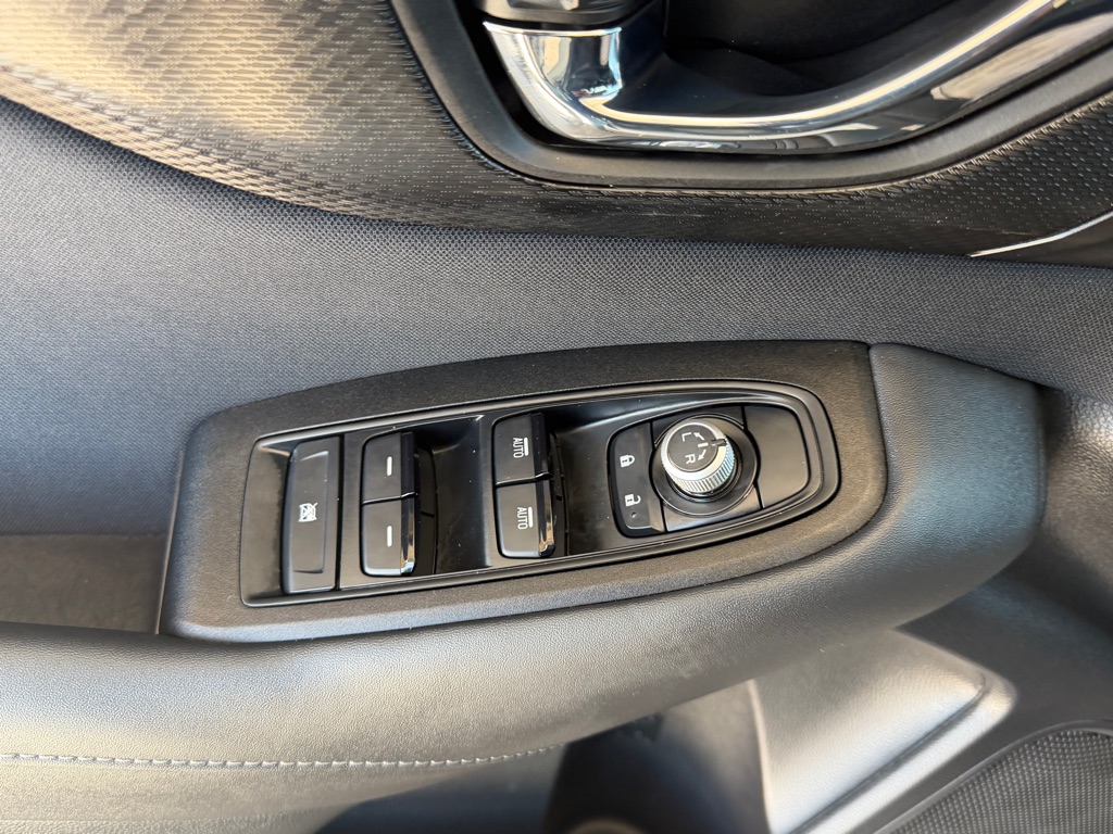 Photo 20 of this SUBARU LEGACY