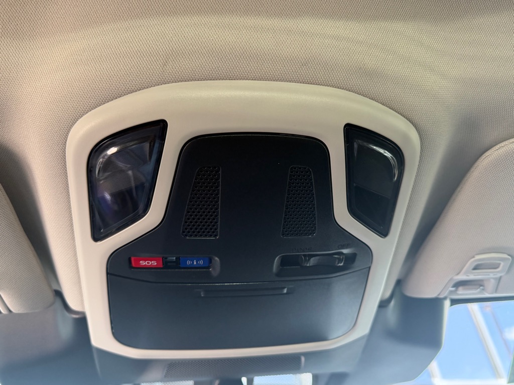 Photo 17 of this SUBARU LEGACY