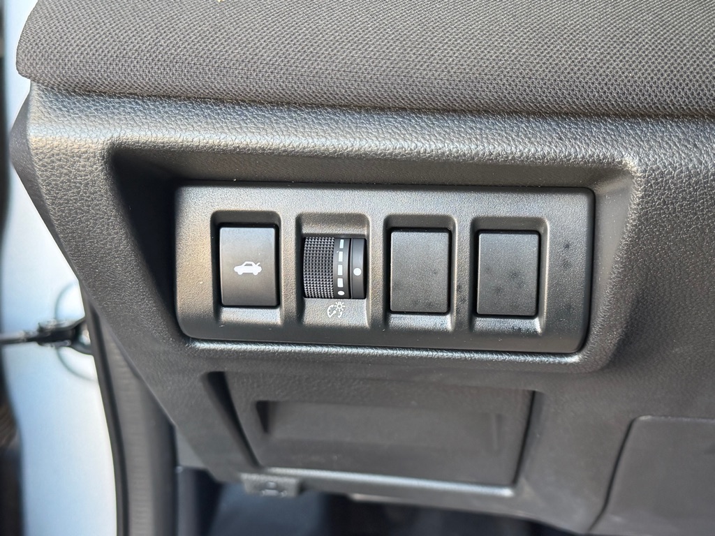 Photo 16 of this SUBARU LEGACY