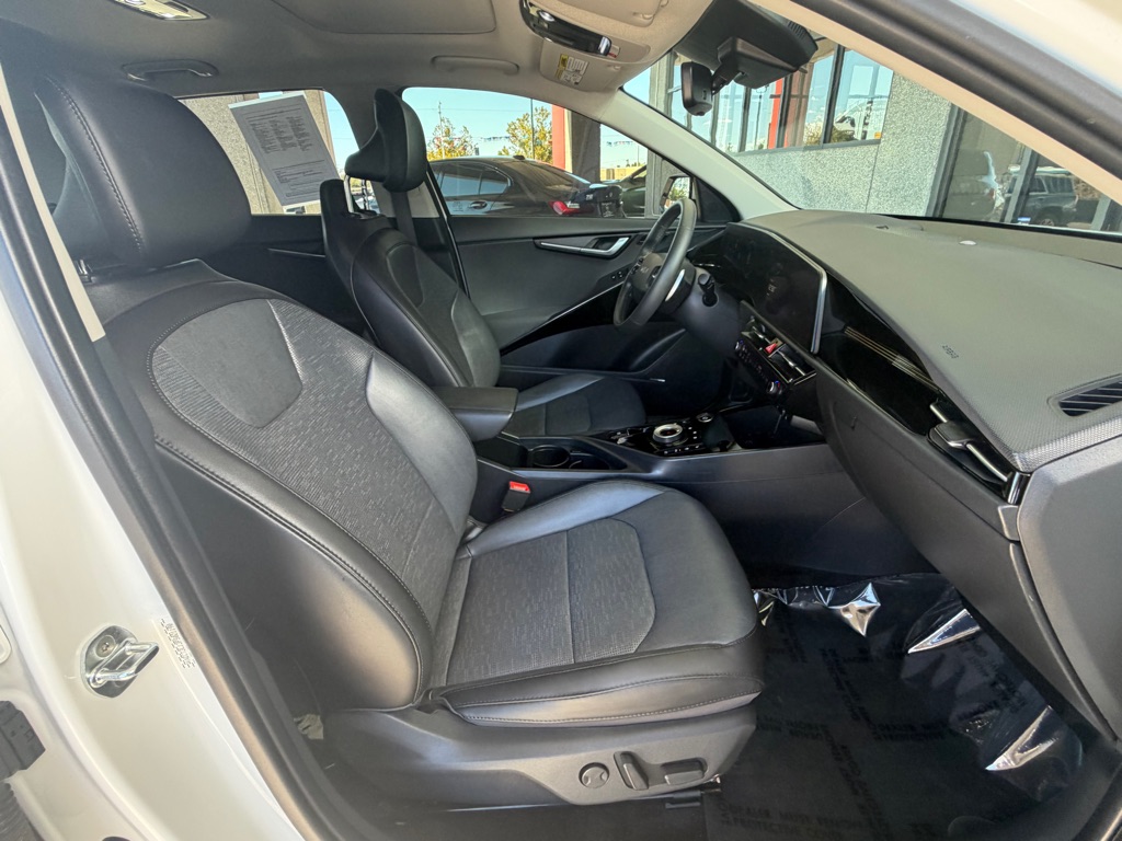 Photo 36 of this KIA NIRO