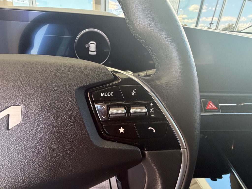 Photo 11 of this KIA NIRO
