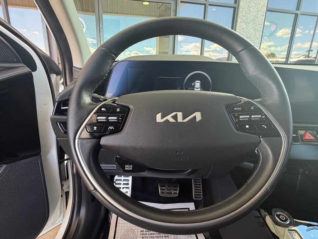 Photo 10 of this KIA NIRO