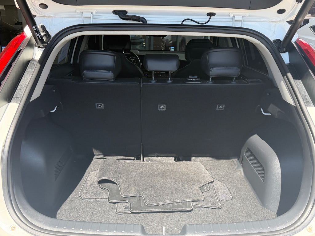 Photo 29 of this KIA NIRO
