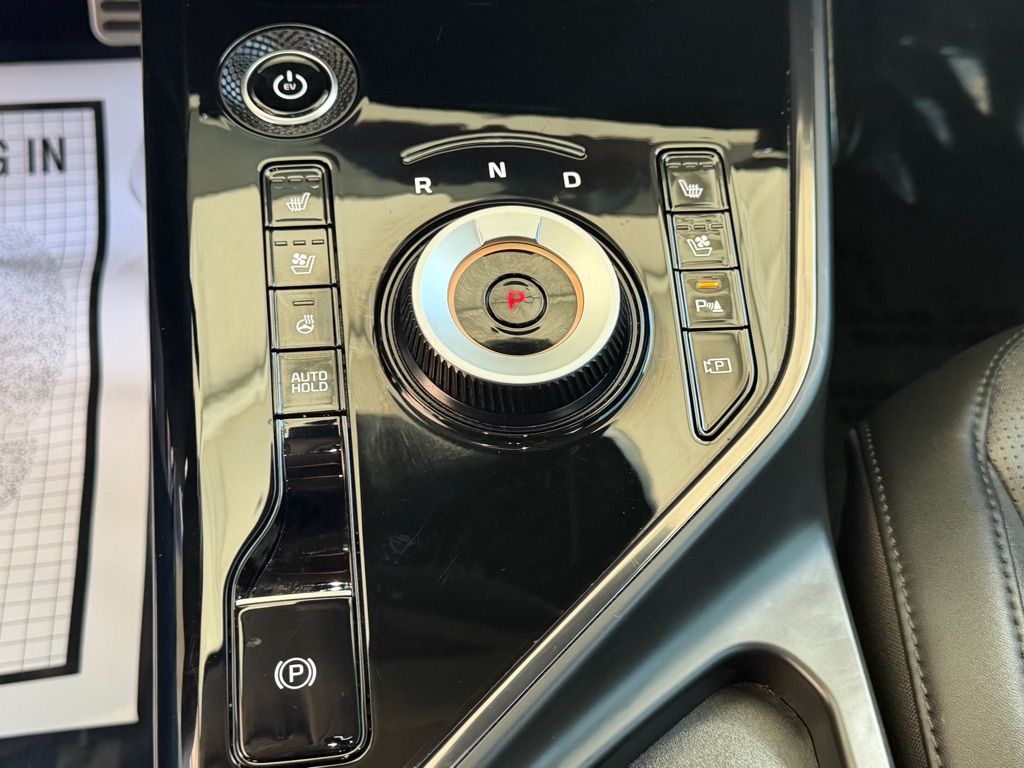 Photo 17 of this KIA NIRO