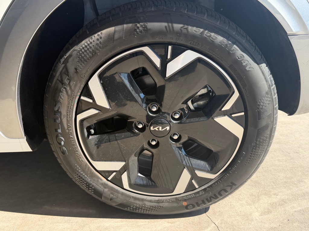 Photo 60 of this KIA NIRO