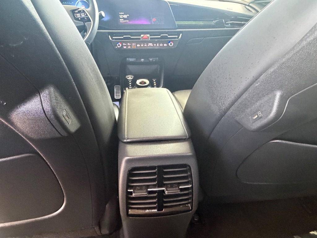 Photo 26 of this KIA NIRO