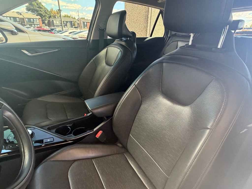 Photo 8 of this KIA NIRO