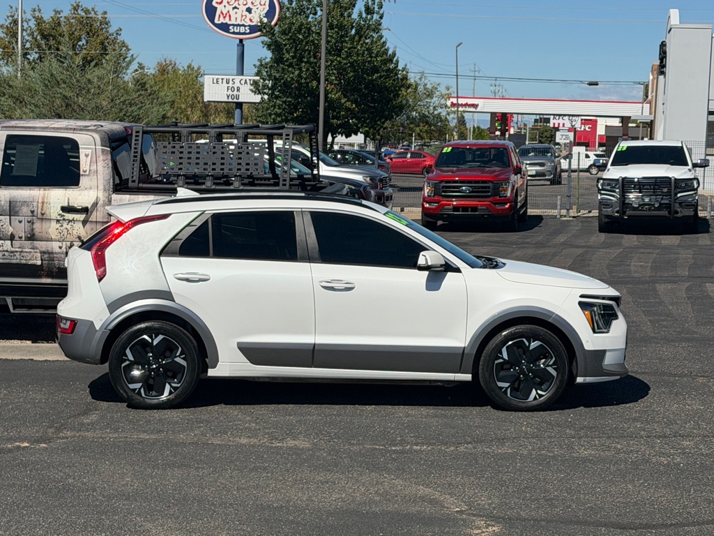 Photo 3 of this KIA NIRO