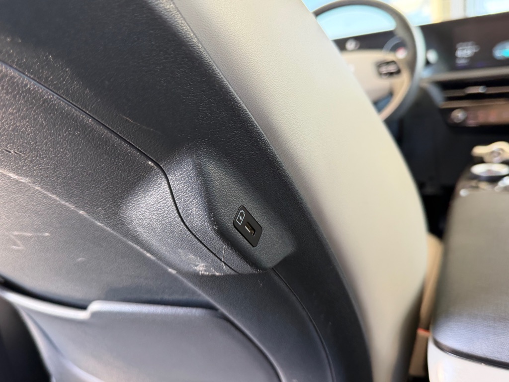 Photo 28 of this KIA EV6