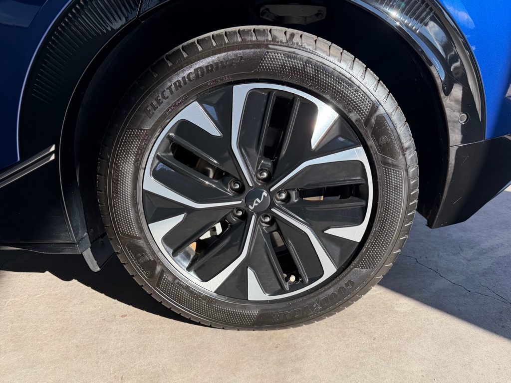 Photo 61 of this KIA EV6