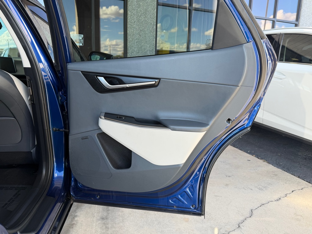 Photo 38 of this KIA EV6