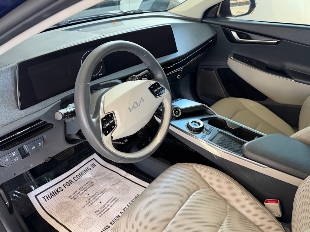 Photo 10 of this KIA EV6