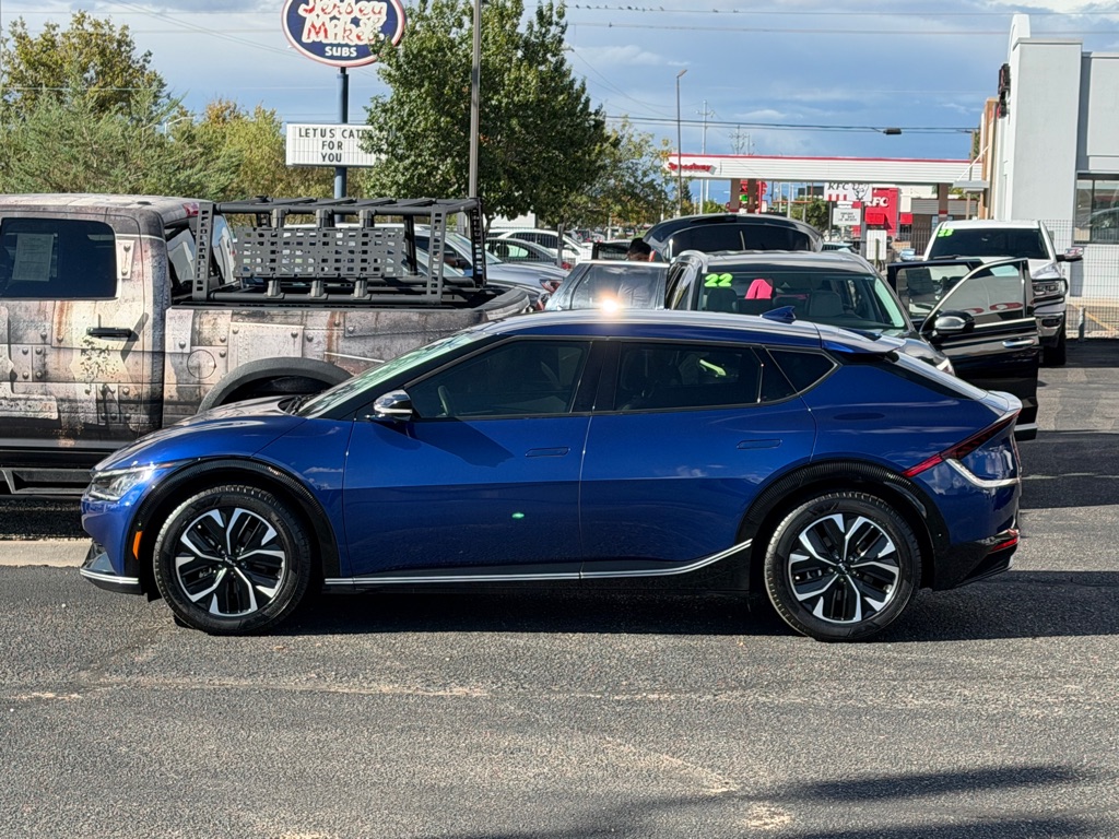 Photo 2 of this KIA EV6
