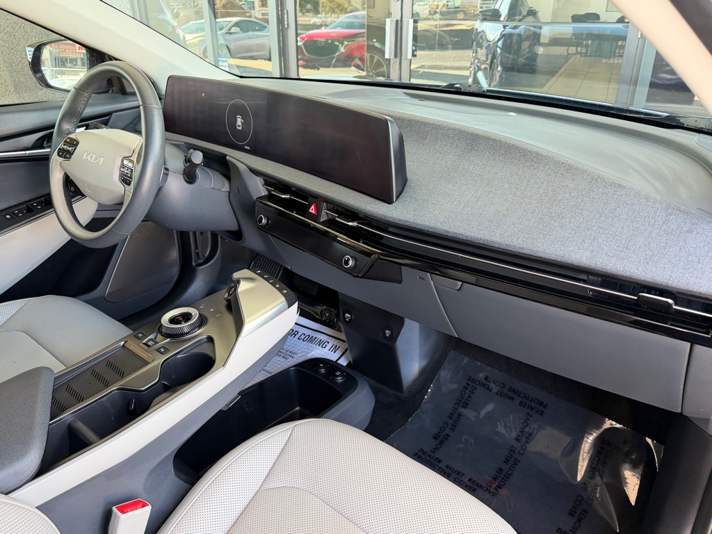 Photo 41 of this KIA EV6