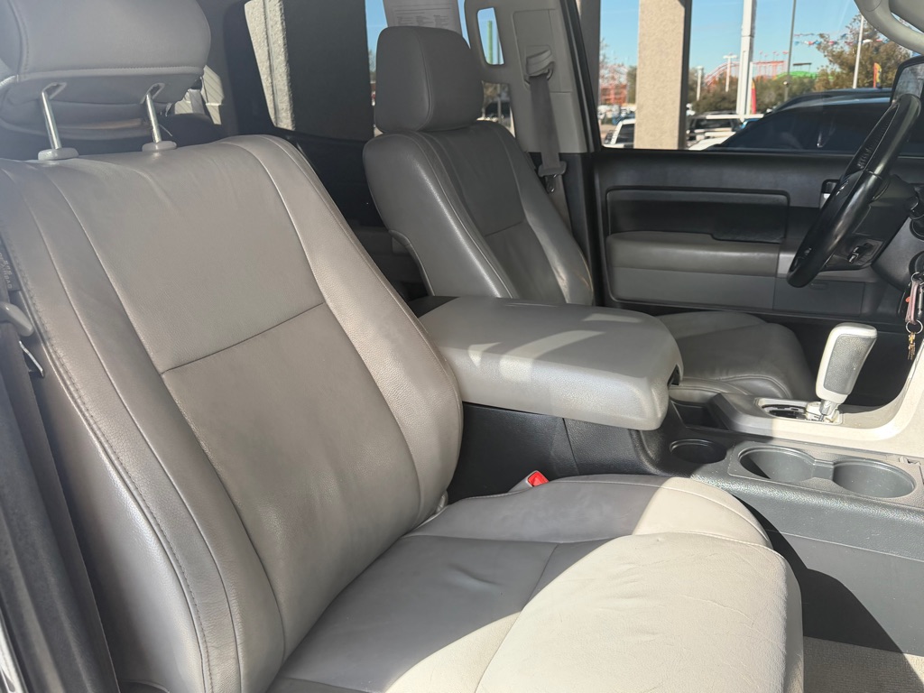 Photo 32 of this TOYOTA TUNDRA