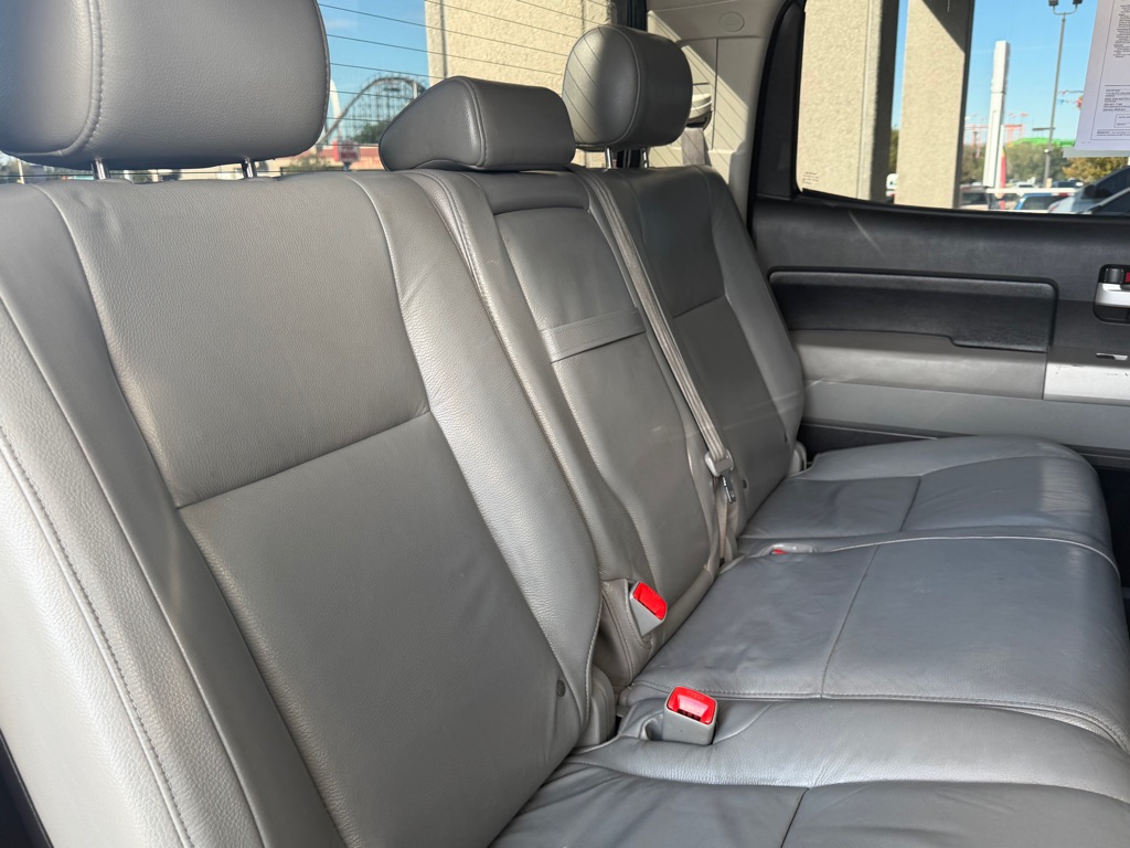 Photo 28 of this TOYOTA TUNDRA