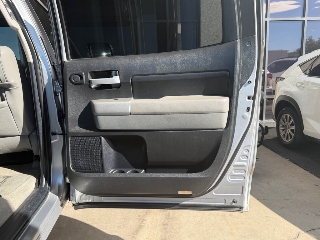 Photo 30 of this TOYOTA TUNDRA