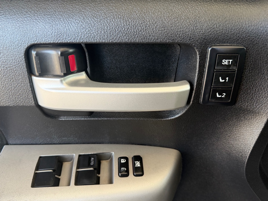 Photo 17 of this TOYOTA TUNDRA
