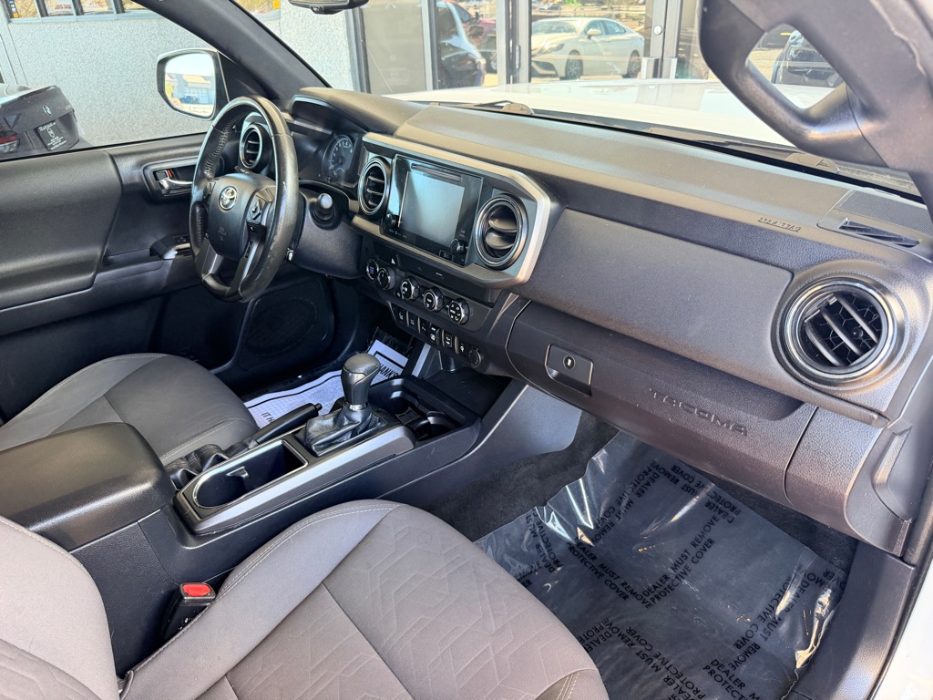 Photo 21 of this TOYOTA TACOMA