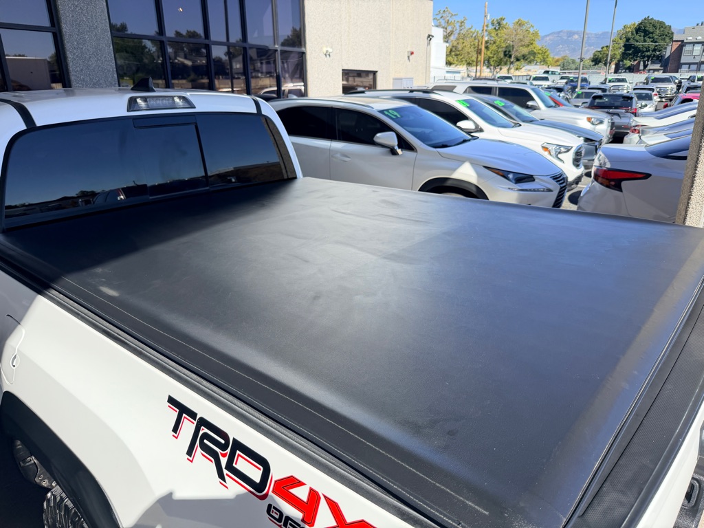 Photo 24 of this TOYOTA TACOMA