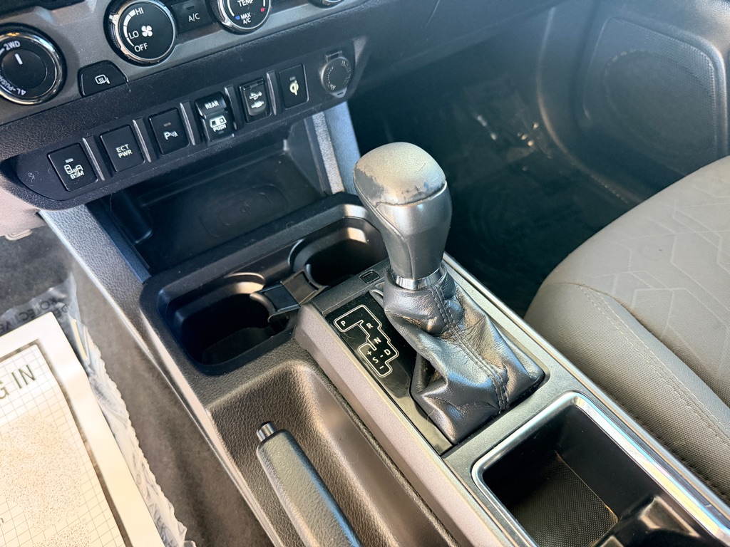 Photo 11 of this TOYOTA TACOMA
