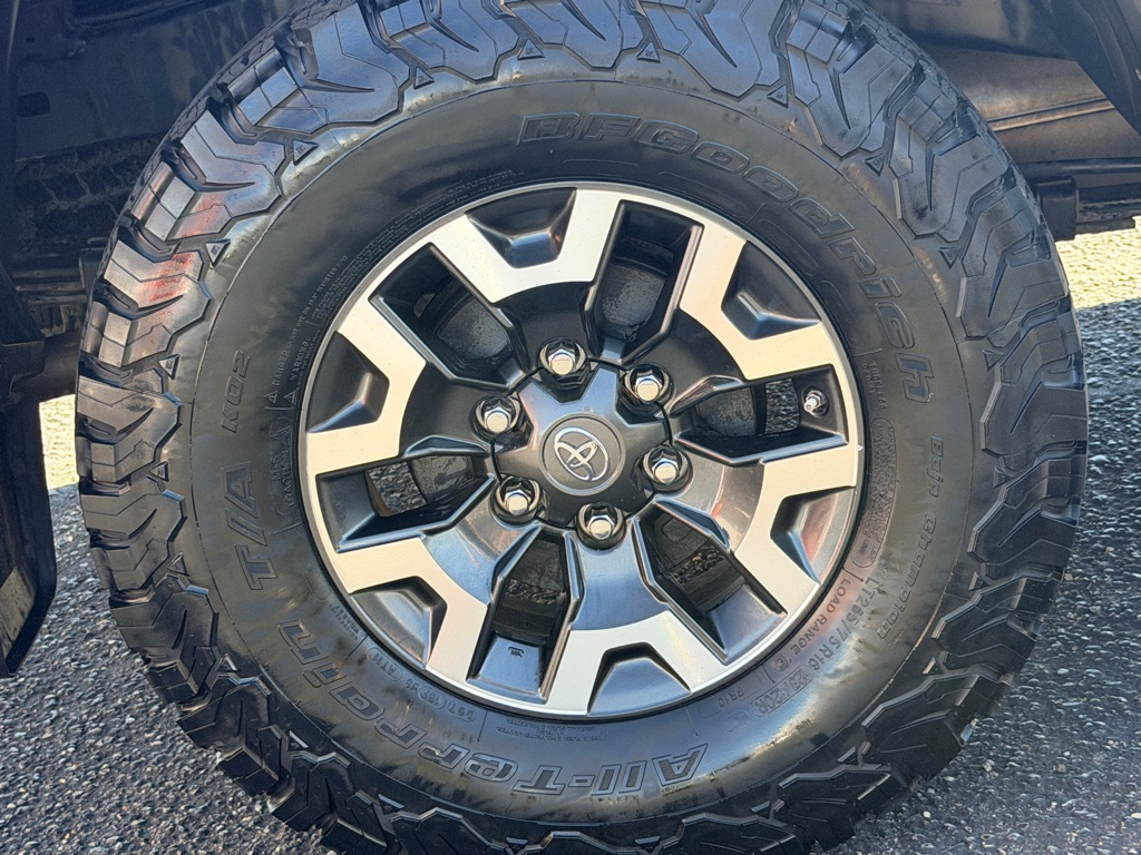 Photo 46 of this TOYOTA TACOMA