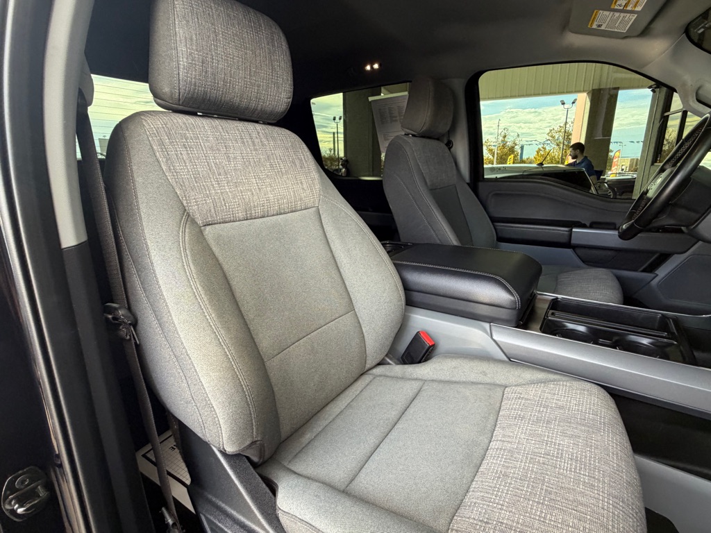 Photo 32 of this FORD F150