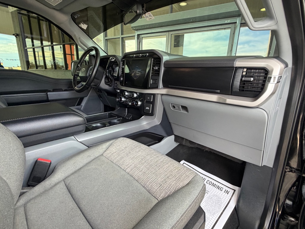 Photo 33 of this FORD F150