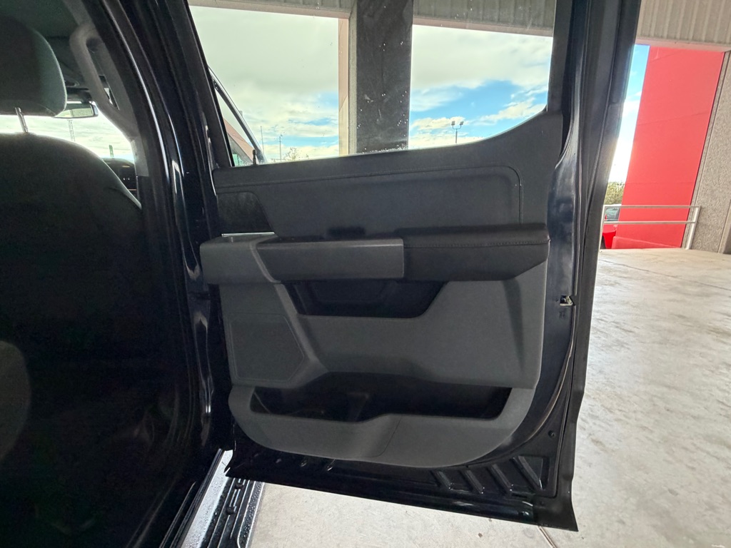 Photo 35 of this FORD F150