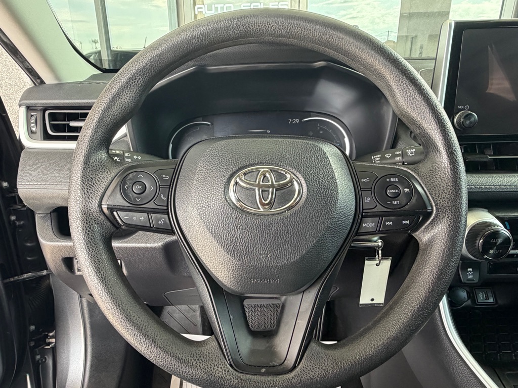 Photo 8 of this TOYOTA RAV4