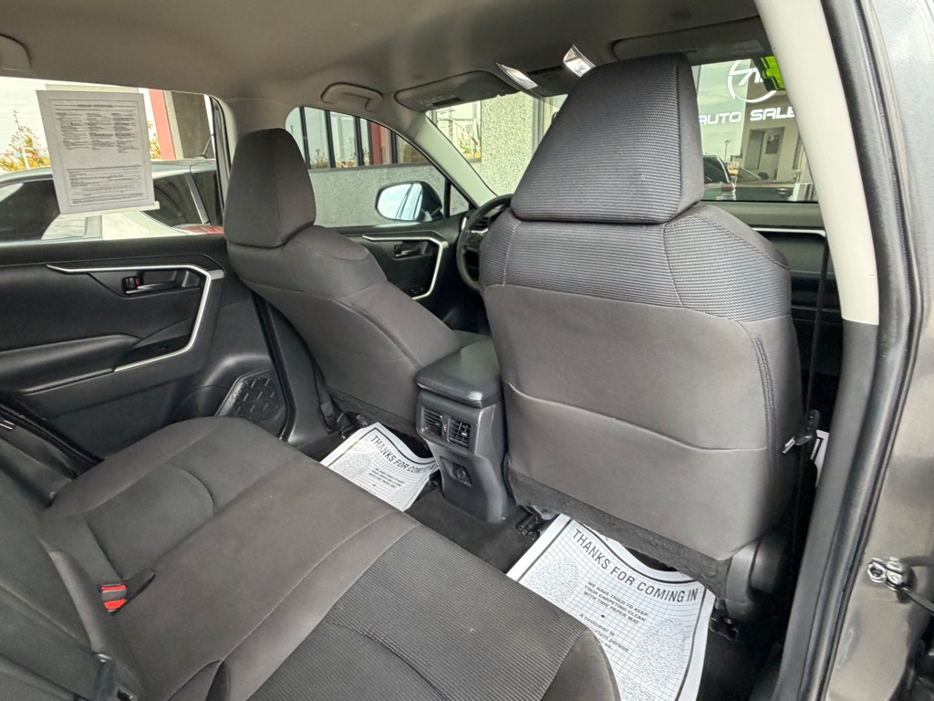Photo 32 of this TOYOTA RAV4