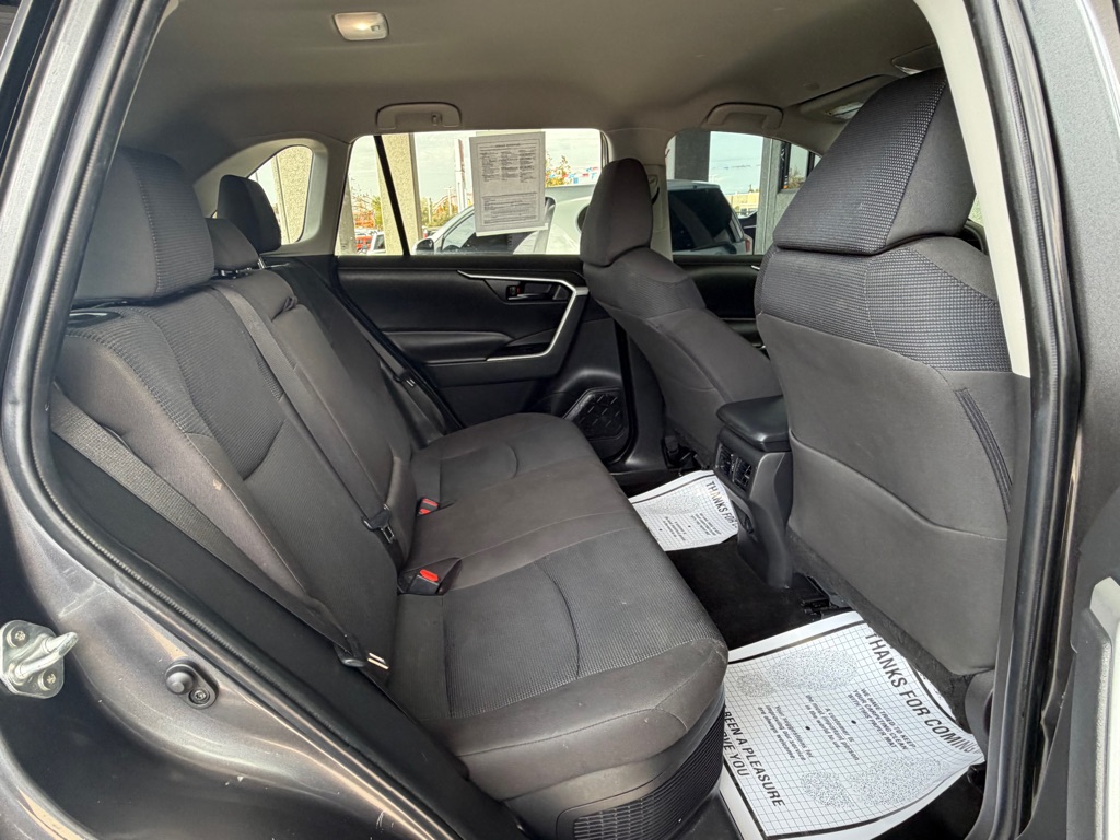 Photo 30 of this TOYOTA RAV4