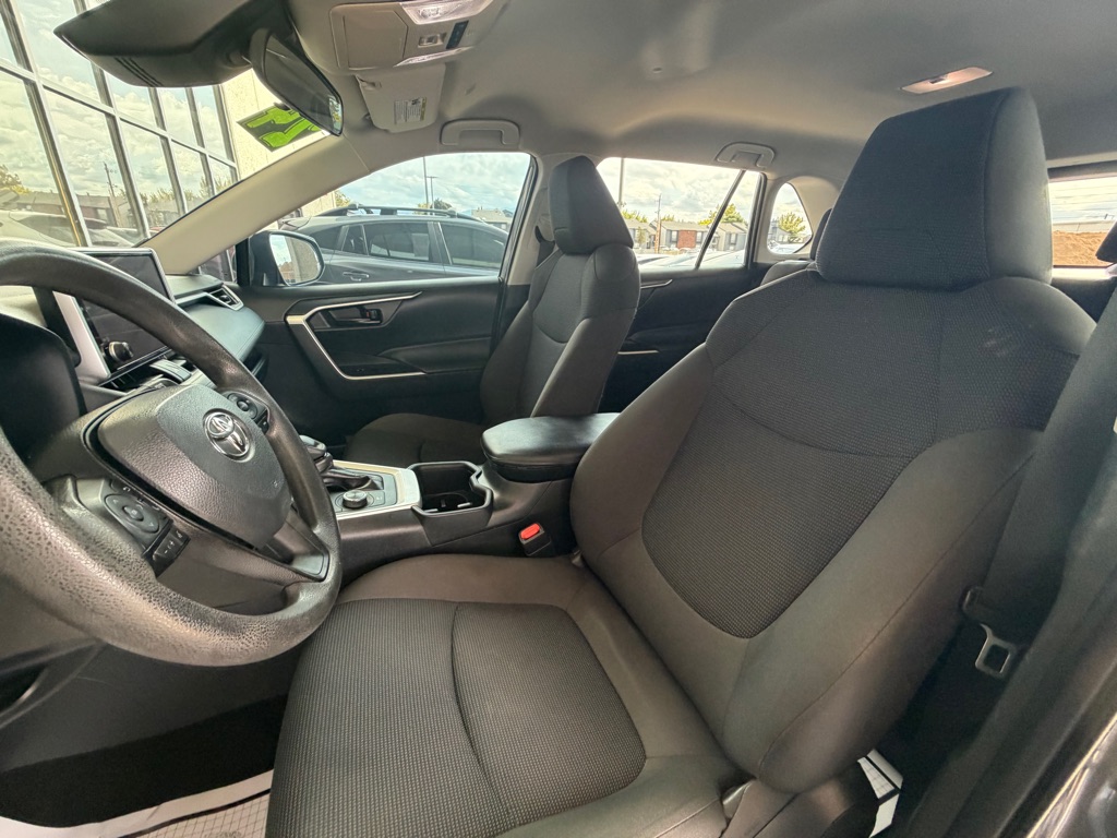Photo 6 of this TOYOTA RAV4