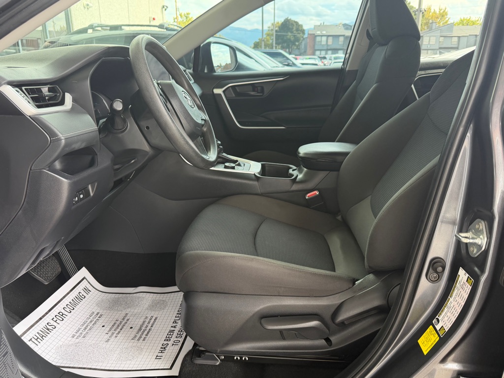 Photo 5 of this TOYOTA RAV4