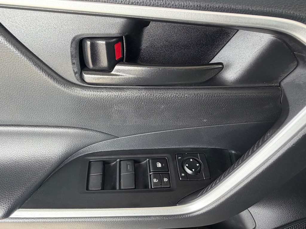 Photo 20 of this TOYOTA RAV4