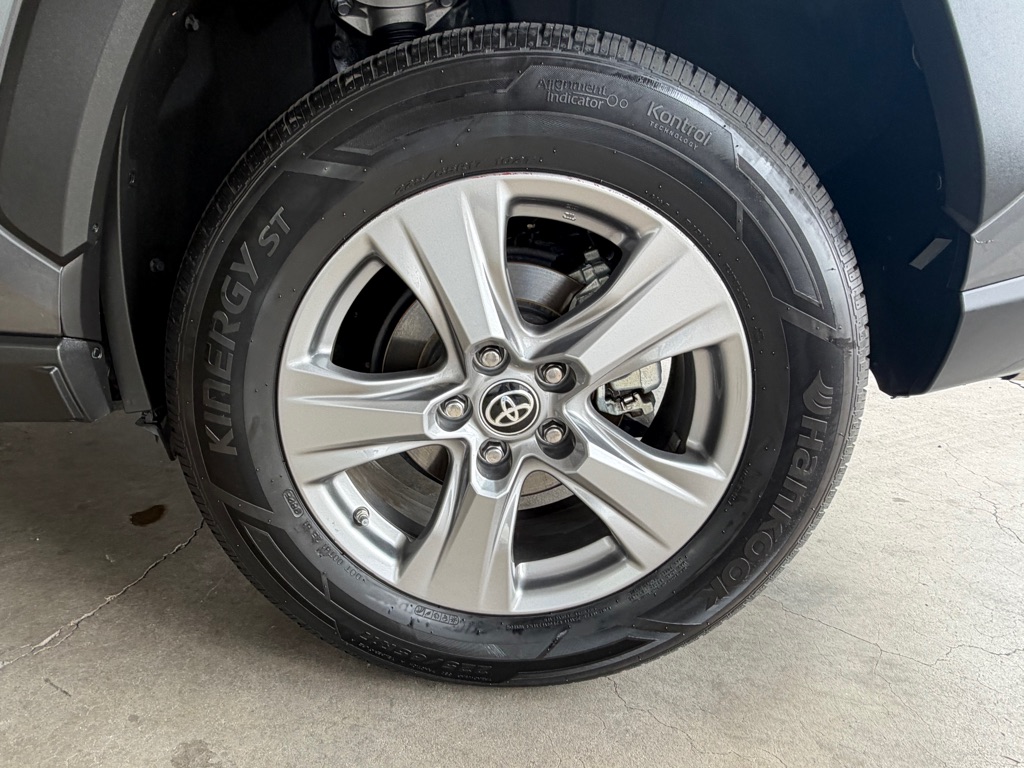 Photo 52 of this TOYOTA RAV4