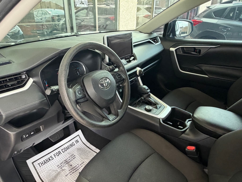 Photo 7 of this TOYOTA RAV4