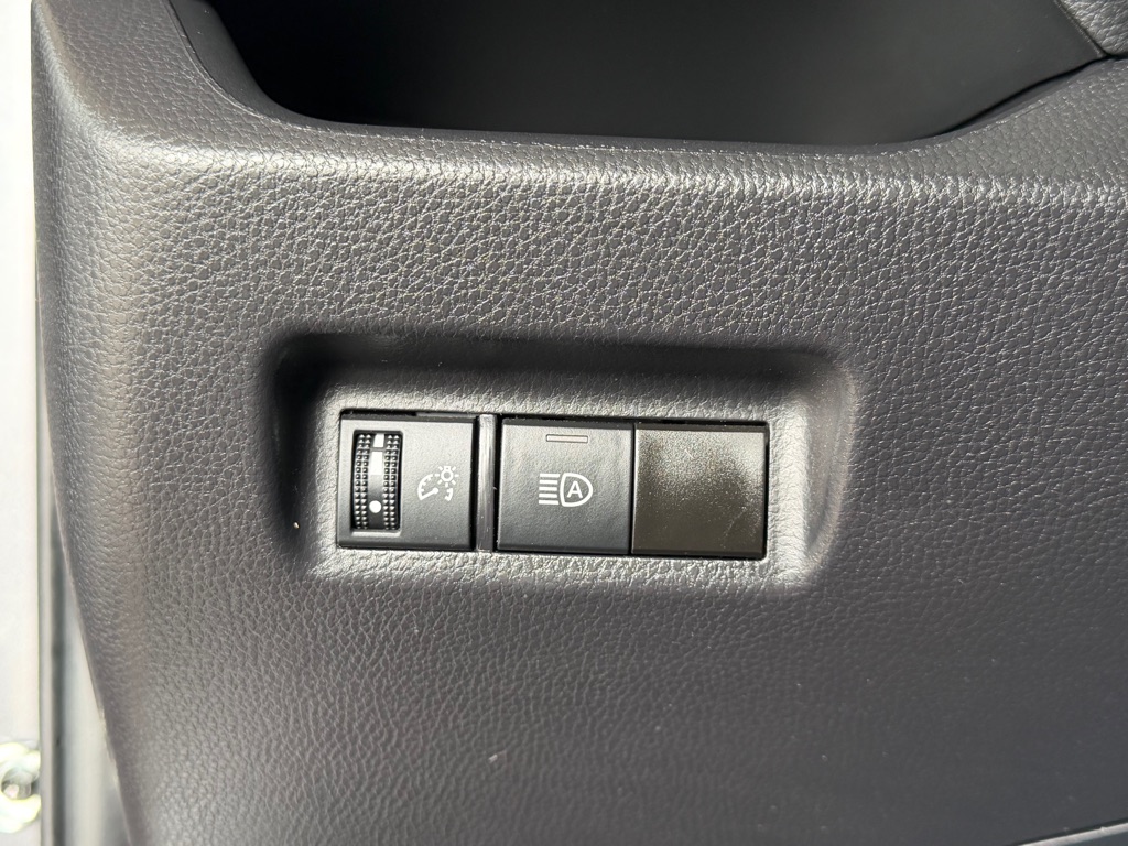 Photo 16 of this TOYOTA RAV4