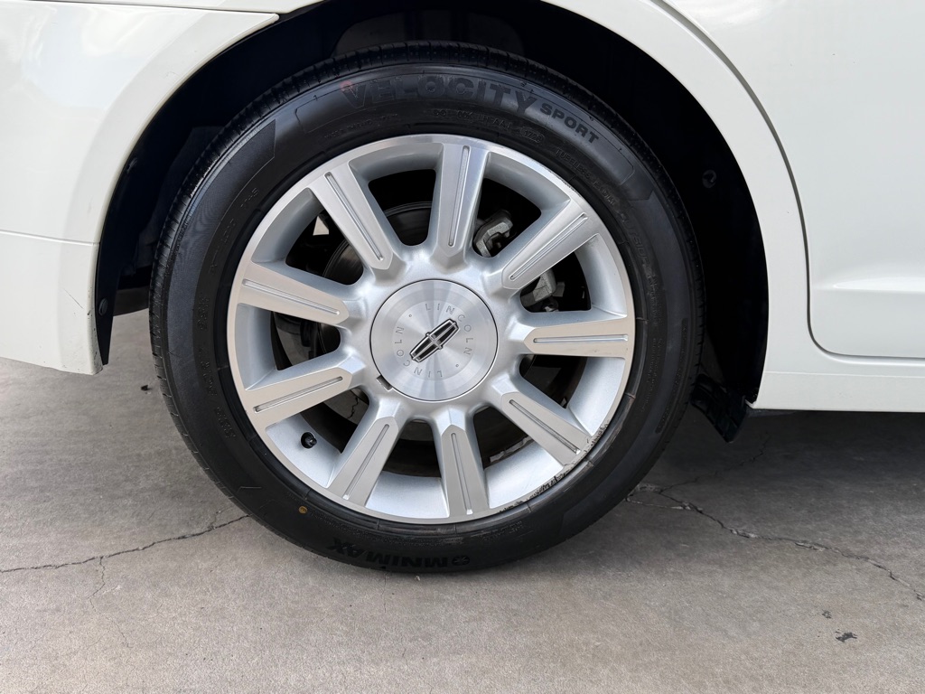 Photo 56 of this LINCOLN MKZ