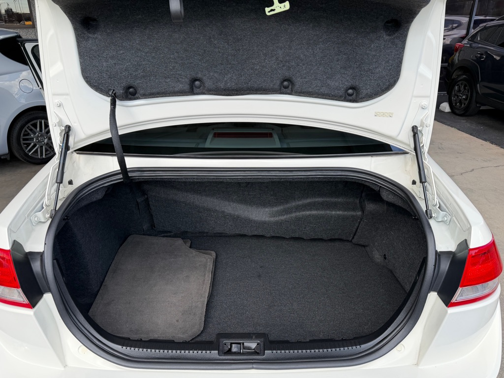 Photo 27 of this LINCOLN MKZ