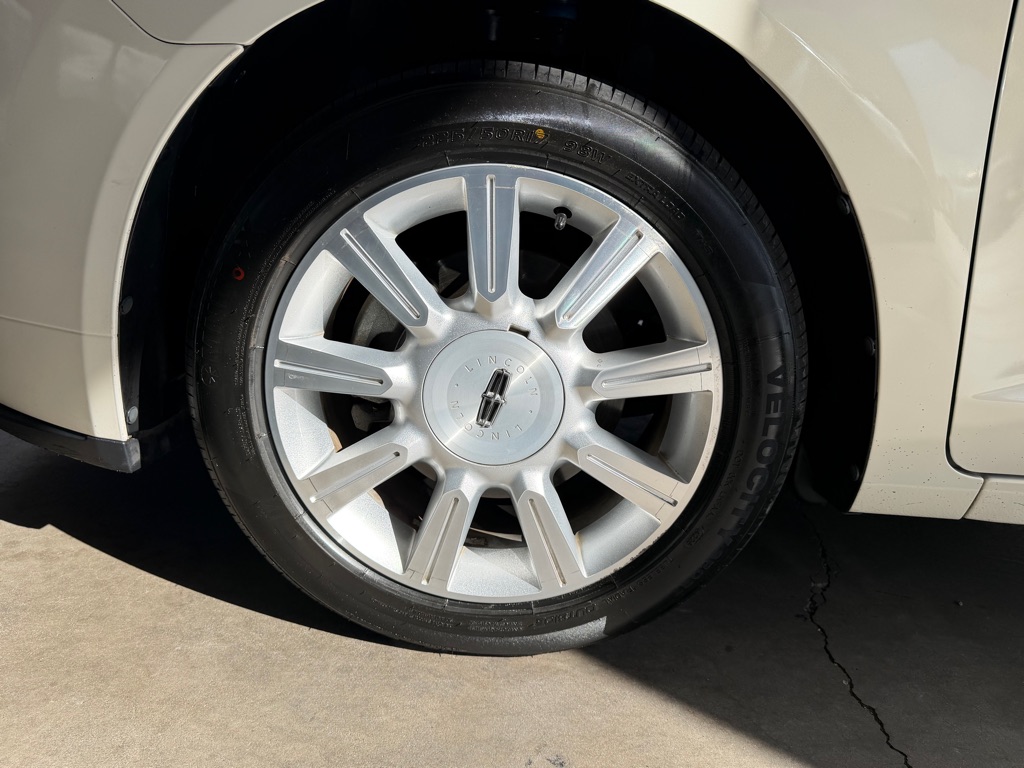 Photo 58 of this LINCOLN MKZ