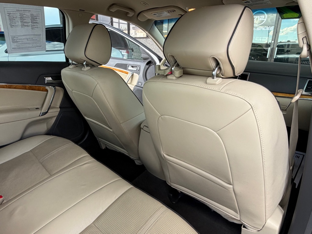 Photo 32 of this LINCOLN MKZ